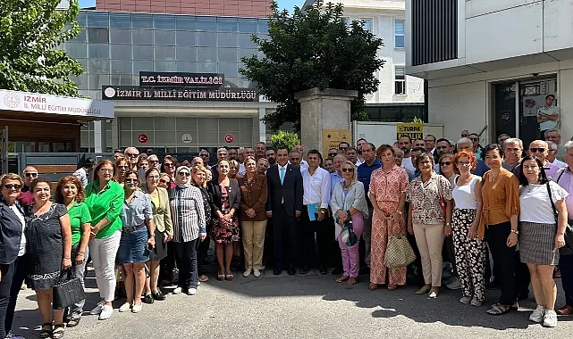 İYİ’ler İzmir’de Andımızı okudu; hükümete seslendi: Sözünüzü tutun!