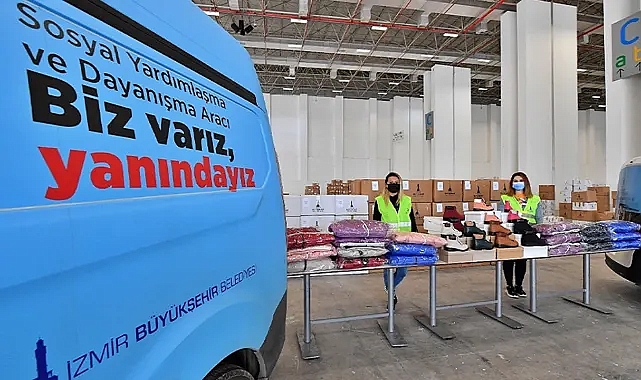 İzmir Büyükşehir Belediyesi’nden 60 bin öğrenciye destek