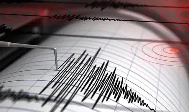 İzmir'de deprem oldu!