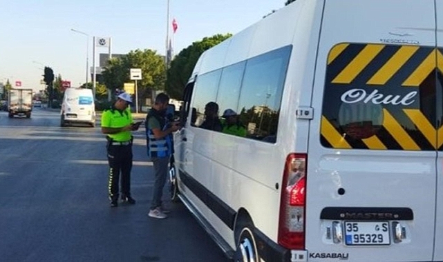İzmir'de okul servisleri tek tek denetlendi! O sürücülere ceza yağdı