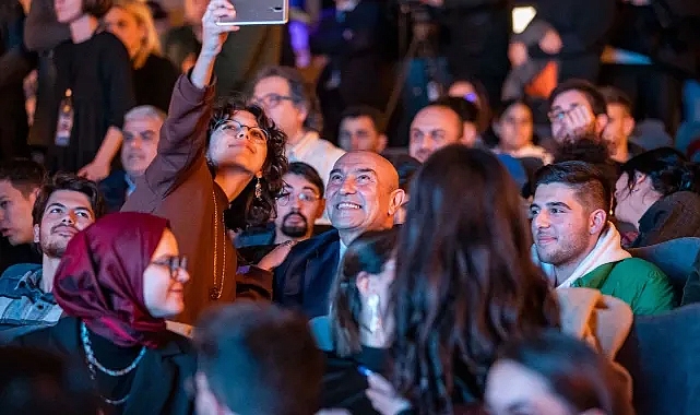 İzmir'de üniversiteli gençlere 60 milyon lira destek