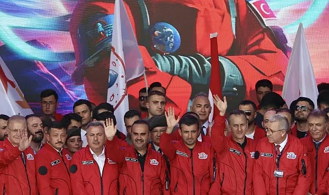 TEKNOFEST coşkusu başladı: “Her zaman gençlerle birlikte olacağız”