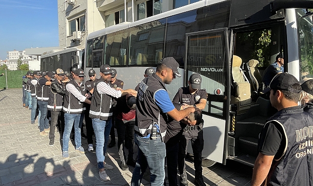"Kafes" operasyonunun İzmir ayağında yakalanan 20 şüpheli adliyede