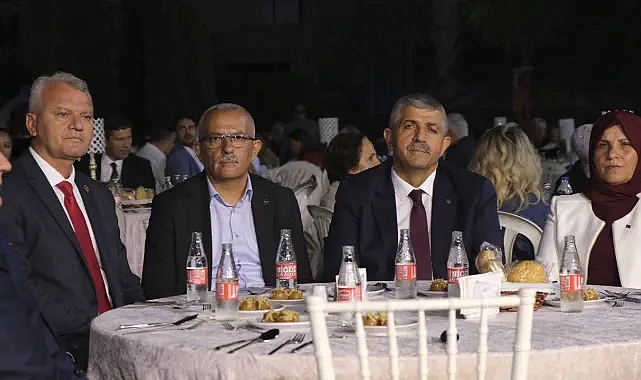 MHP Karşıyaka, Cumhuriyetin 100. yıldönümünü kutladı