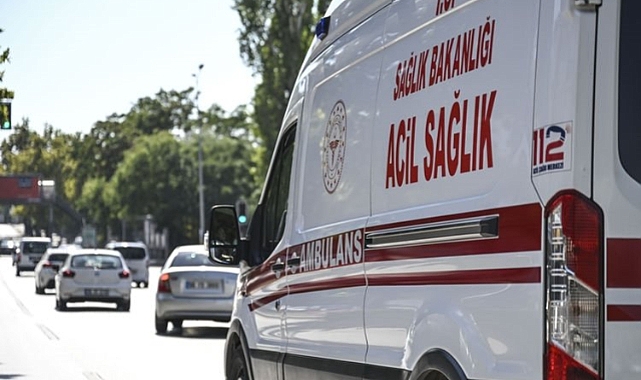 Tarla sürme kavgasında 3 akrabasını bıçakladı
