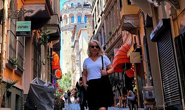 Yazmak ve Paylaşmak Onun İçin Bir Tutku