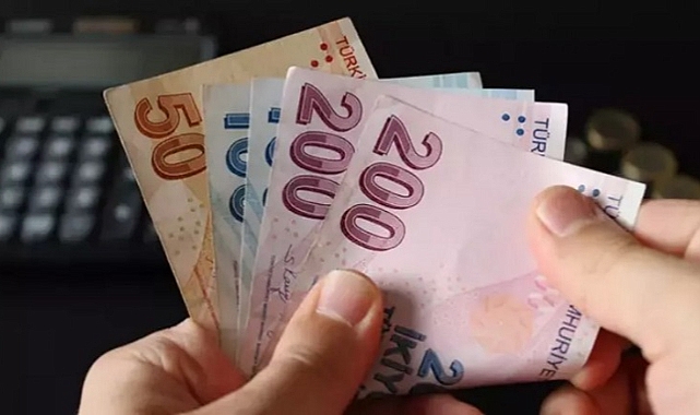 Emekli maaşı ödeme tarihi değişti mi? SGK'dan emekli aylığı açıklaması