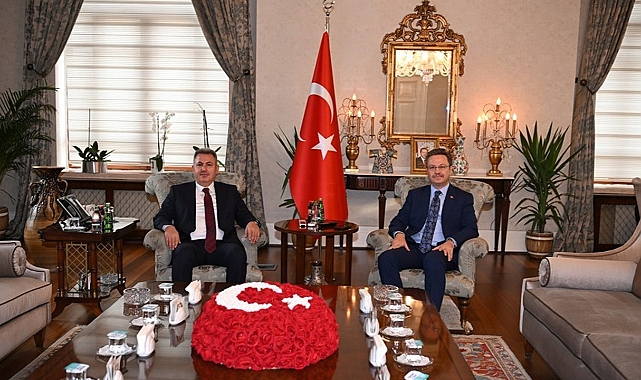 İzmir Valisi Elban, Manisa Valisi Ünlü'yü ziyaret etti