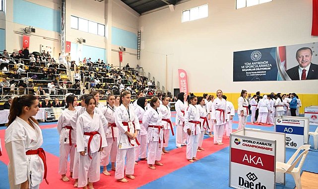 2 bin 200 sporcunun katılımıyla Türkiye Karate Şampiyonası Kartepe&#039;de başladı