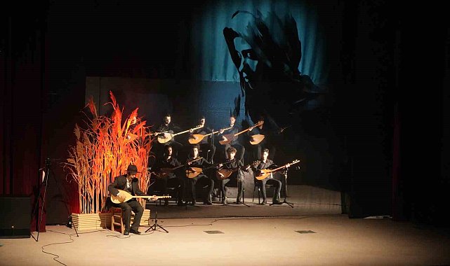 'Aşık Veysel-Biyografik Türkülü Tiyatro Oyunu'na büyük ilgi