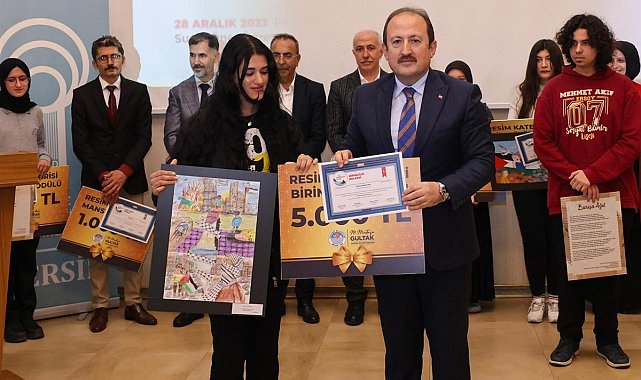 'Yüreğimdesin Filistin' yarışmasında dereceye girenlere ödülleri verildi