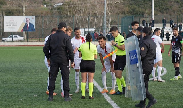 6 gol ve 1 kırmızı kartın çıktığı maçın sonunda ortalık karıştı