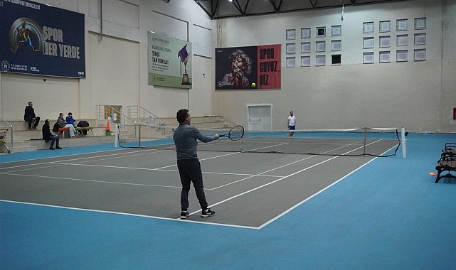 72 sporcunun katılımıyla sene sonu tenis turnuvası başladı