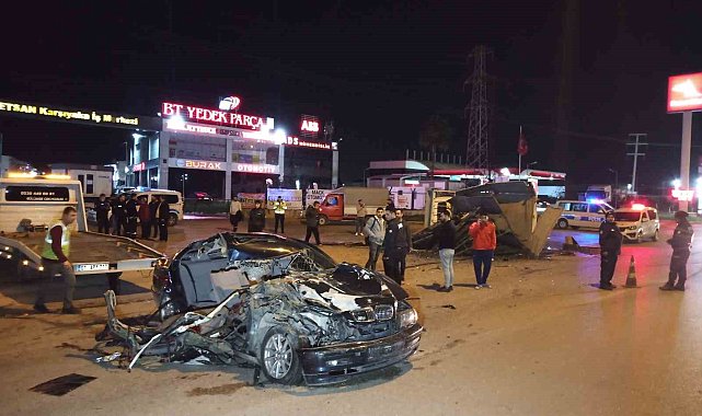 Adana'da otomobil ile kamyonet çarpıştı: 1 ölü, 3 yaralı