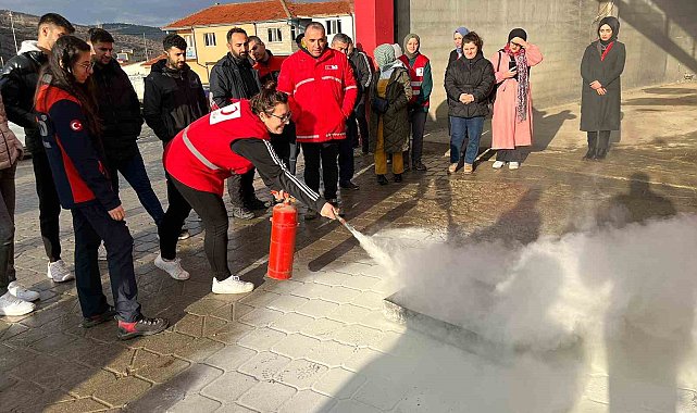 Akdağmadeni Türk Kızılay personeline hafif arama kurtarma eğitimi verildi