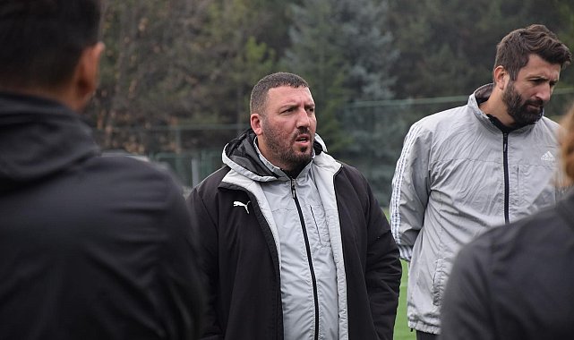 Anadolu Üniversitesi Teknik Direktörü Gezer&#039;den ilk yarı değerlendirmesi