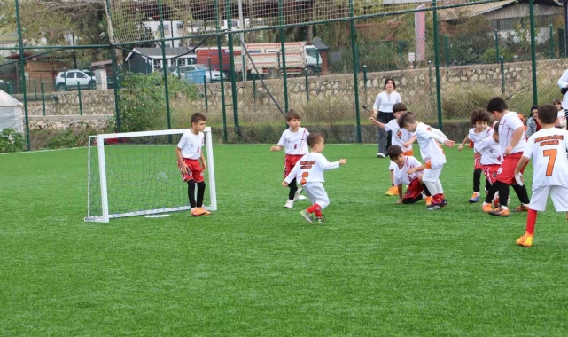 Anaokulları arasında futbol turnuvası