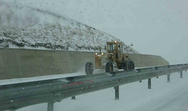 Ardahan'da 14 köy yolu ulaşıma kapandı