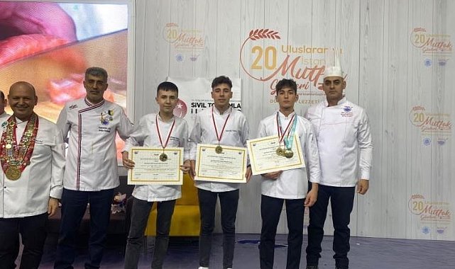 Aşçılık programı öğrencilerinden altın madalya