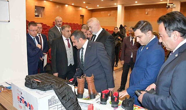 Avrupa Kayseriler Birliği'nden Kayseri'deki öğrencilere kaban ve ayakkabı yardımı