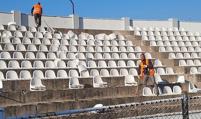 Aydın'da 73 yıllık stadın yıkım süreci başladı
