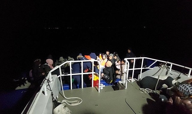Ayvalık'ta 42 düzensiz göçmen kurtarıldı