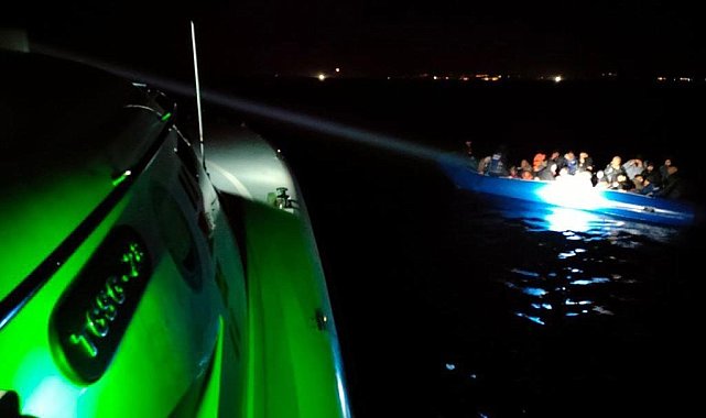 Ayvalık'ta 48 göçmen yakalandı, 32'si de kurtarıldı