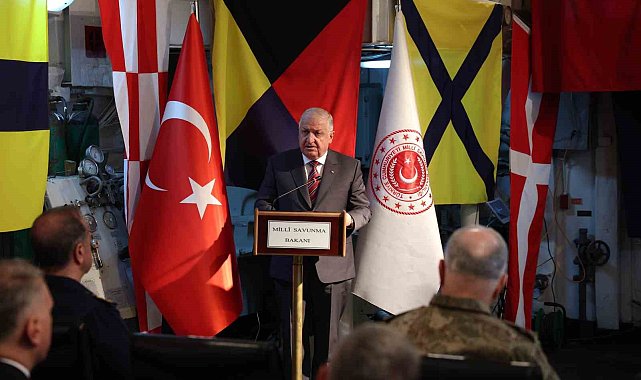 Bakan Güler, TCG GÖKOVA fırkateyninde görev yapan denizcilerin yeni yılını kutladı