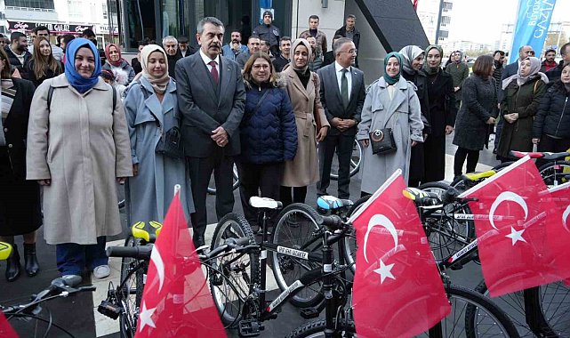Bakan Tekin: "MEB 56 bin kurumu olan bir bakanlık"