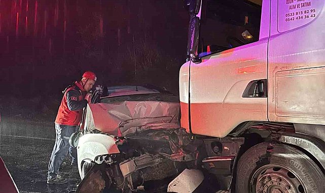 Balıkesir'de feci kaza: 3 ölü