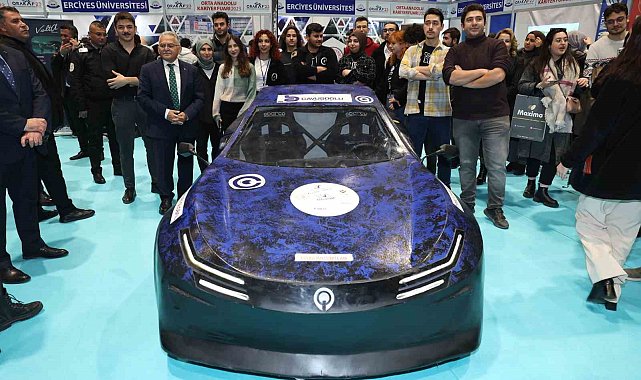 Başkan Büyükkılıç, Kariyer Fuarı'nda stantları gezdi, cihazları inceledi