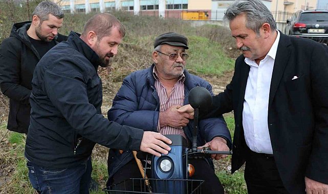 Başkan Koloğlu'ndan ihtiyaç sahiplerine elektrikli bisiklet
