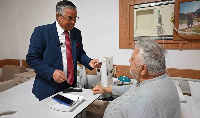 Başkan Topaloğlu'ndan hastalara ziyaret