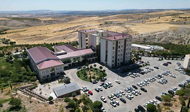 Besni Devlet Hastanesi'ne ek hizmet binası yapılıyor