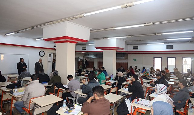 Beyazgül, KPSS'ye hazırlanan öğrencilerle bir araya geldi