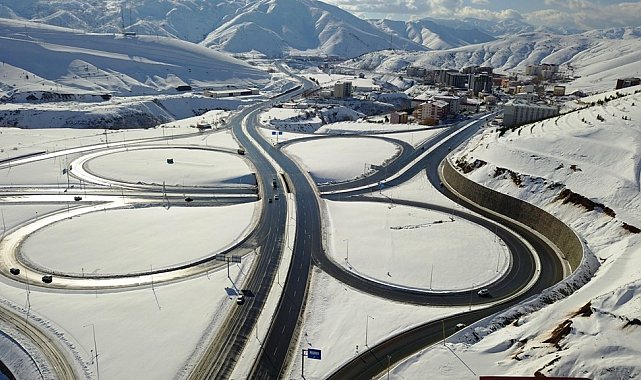 Bitlis'te 49 köy yolu ulaşıma kapandı