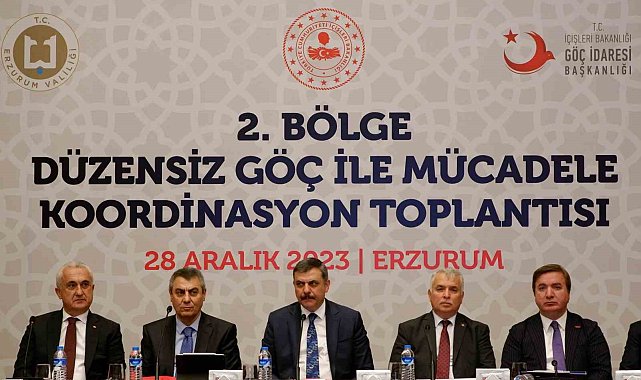 Bölge valileri düzensiz göçle mücadele için Erzurum'da toplandı
