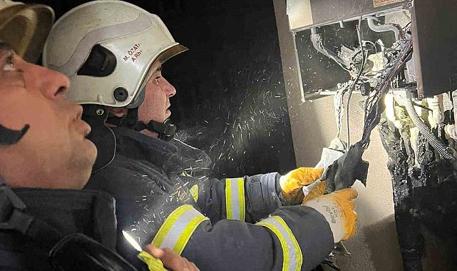 Burdur'da kombi alev aldı: 2'si engelli 3 kişi kurtarıldı