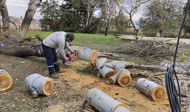 Burhaniye Belediyesi hem evleri hem de gönülleri ısısıtıyor