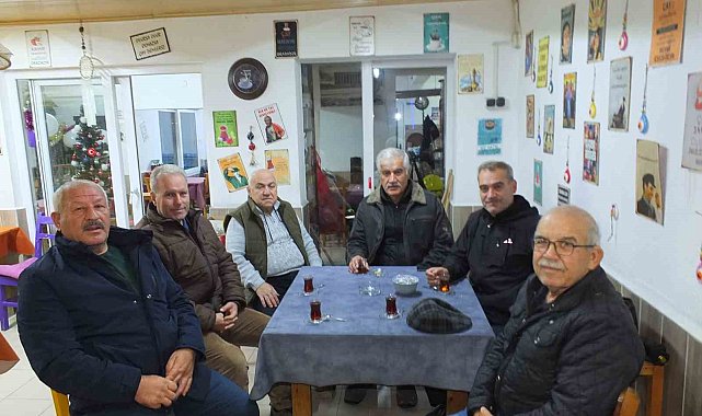 Burhaniye'nin renkli kahvehanesine yoğun ilgi