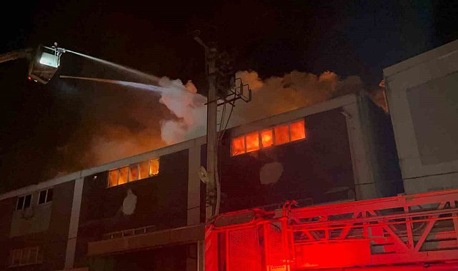 Bursa'da mobilya imalathanesi alevlere teslim oldu