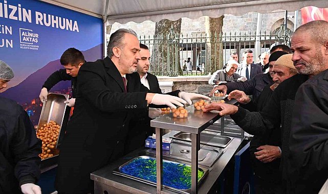 Bursa'da şehitlerin anısına lokma dağıtıldı