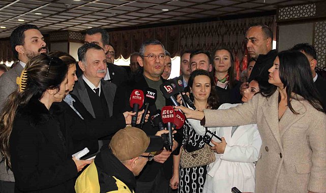 CHP Genel Başkanı Özel'den Fenerbahçe ve Galatasaray'a tebrik