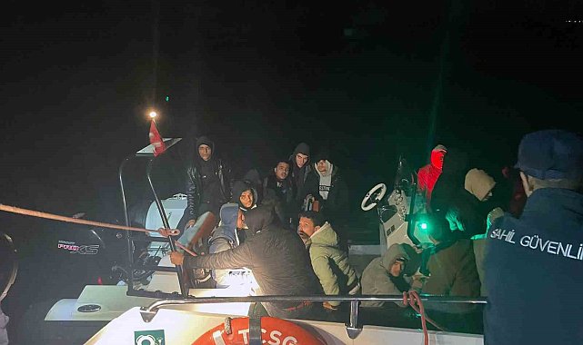 Datça'da 16 düzensiz göçmen kurtarıldı