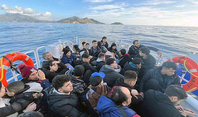 Datça'da Yunanistan'ın geri ittiği 56 düzensiz göçmen kurtarıldı