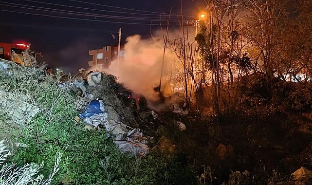 Defne'de çöplük yangını büyümeden kontrol altına alındı