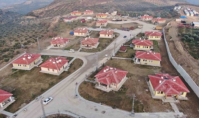Depremzede vatandaşlar yeni yıla sıcak yuvalarında girecekler