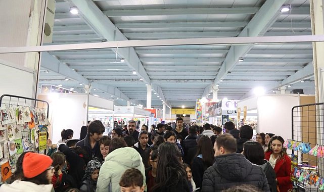 Diyarbakır'da 5 günde 237 bin kişi kitap fuarını ziyaret etti