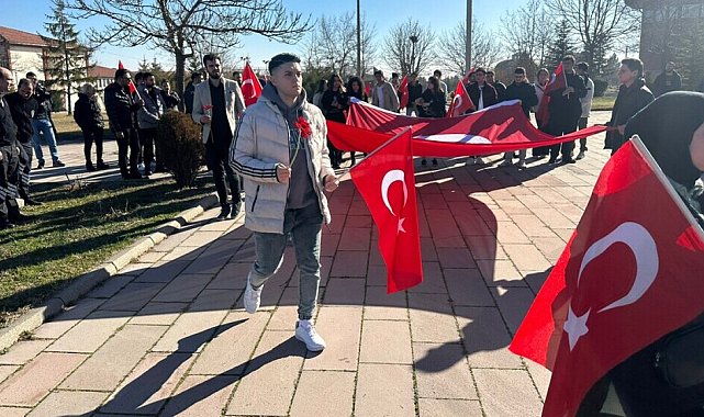 DPÜ öğrencileri şehitler için yürüdü