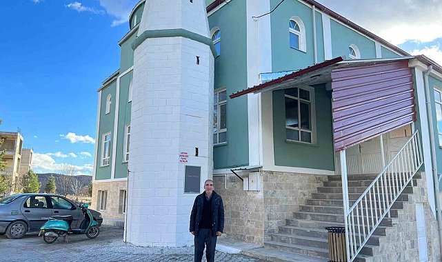 Emet İmam Hatip caminin dış cephesi ve iç mekanı hayırseverce yenilendi